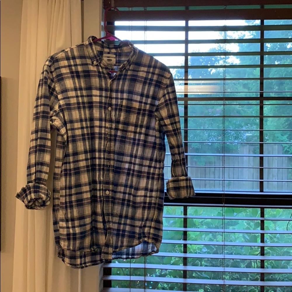 Men’s plaid button up
